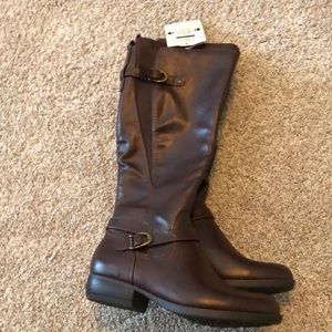 Tall brown boots NWT!